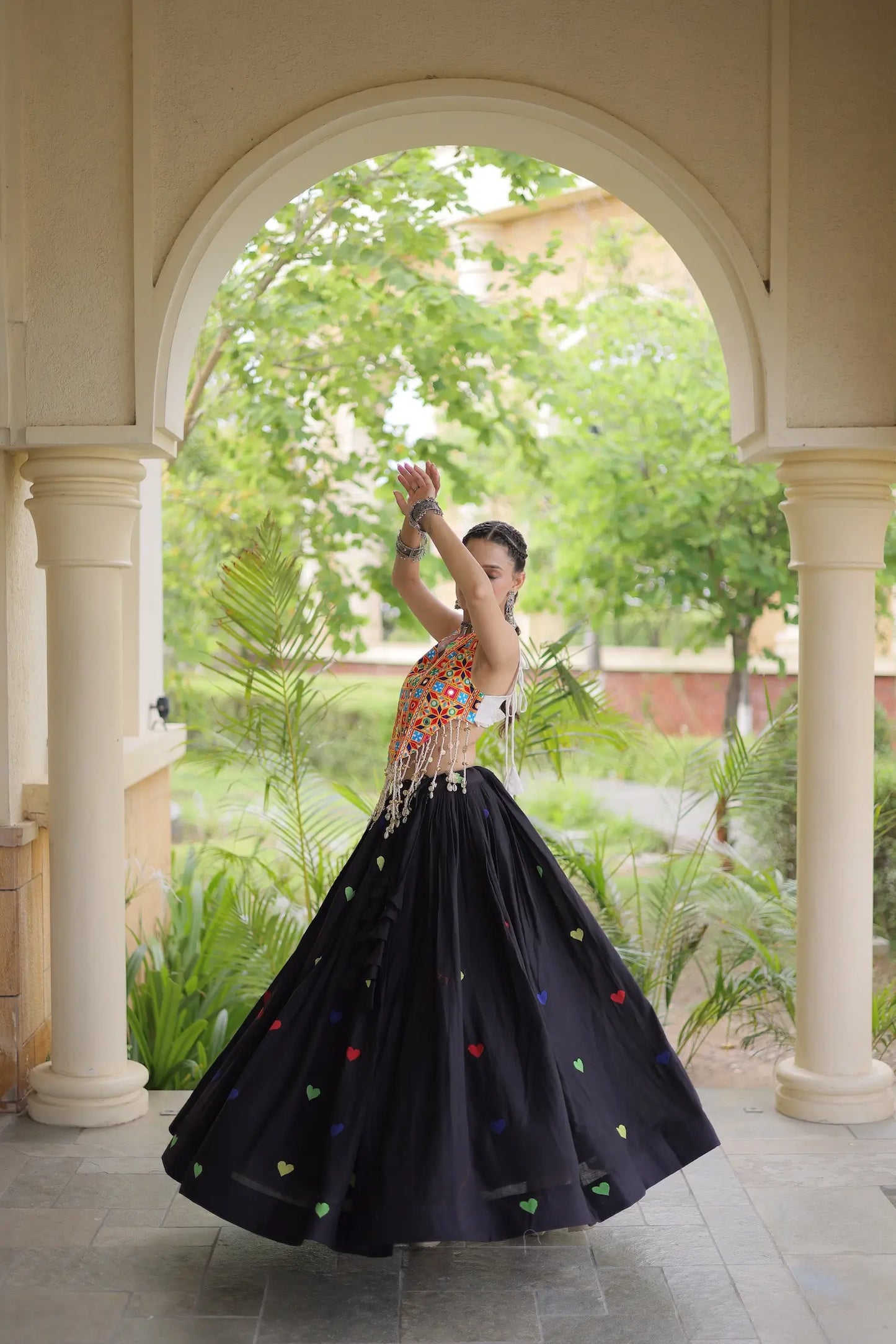 Black Garba Chaniya Choli With Gamthi Work Blouse
