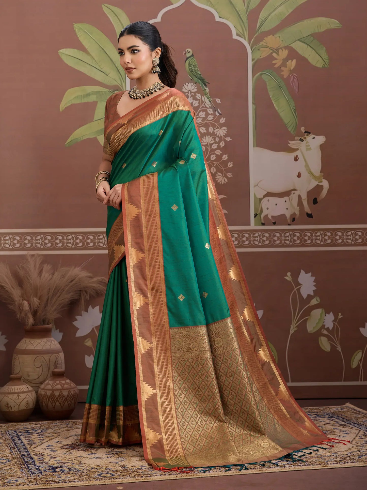 Pine Green Tussar Silk Handloom Weaving Saree
