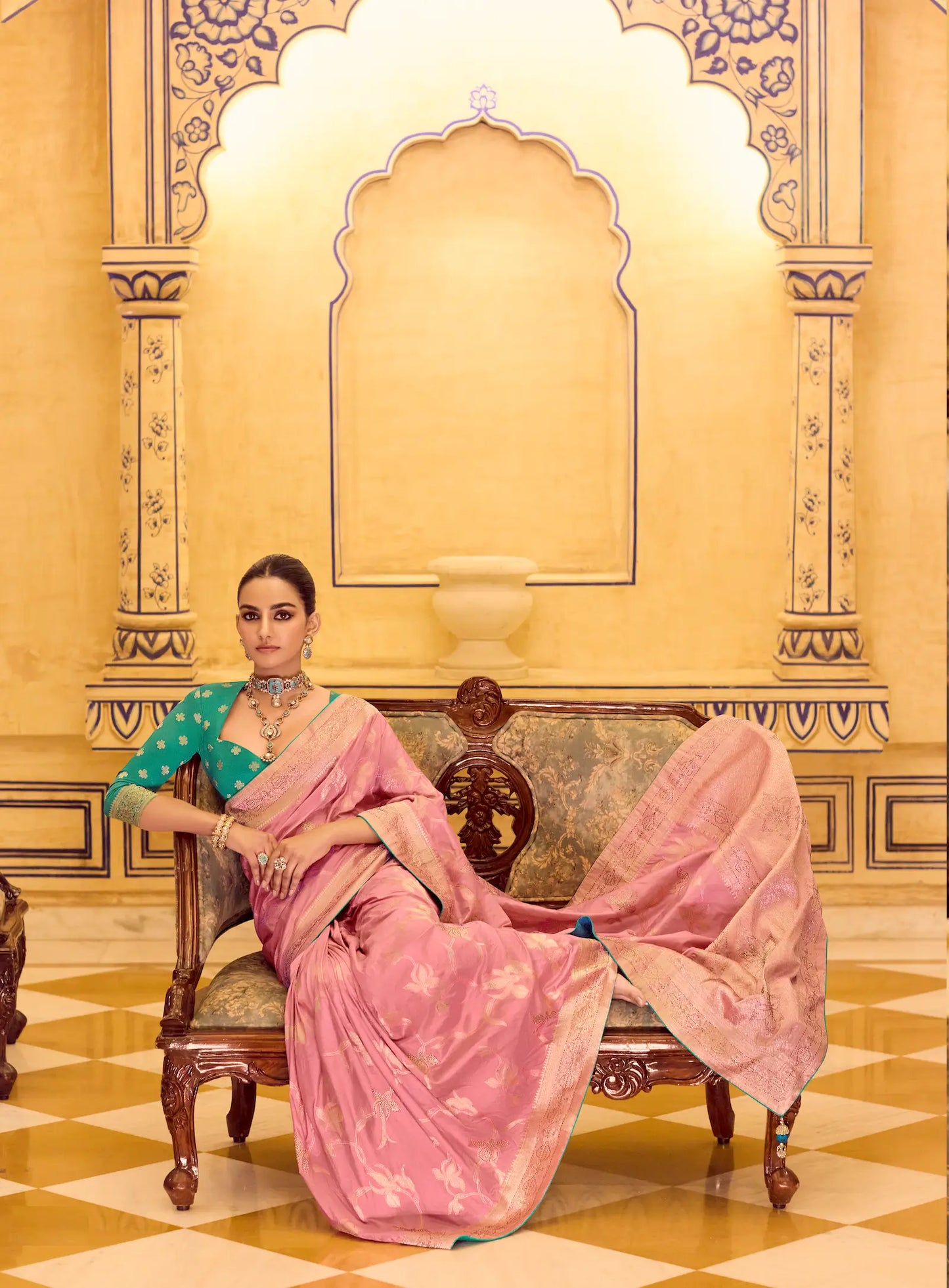 Dusty Pink Crepe Silk Zari Weaving Saree