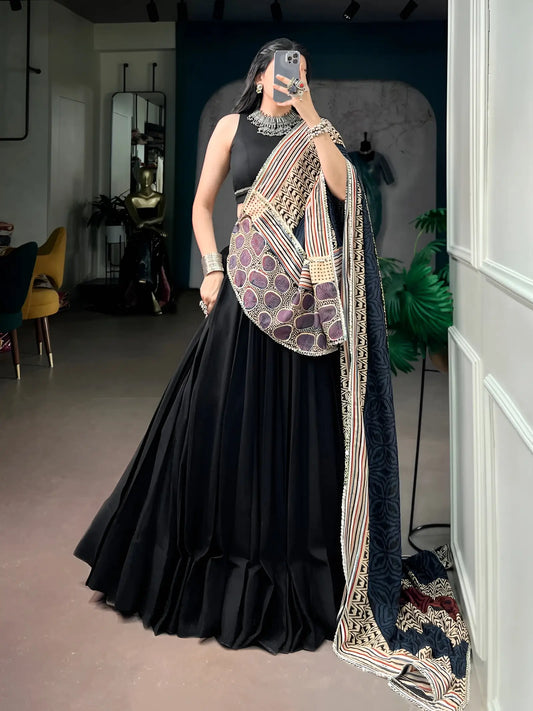 Black Garba Chaniya Choli With Printed Dupatta