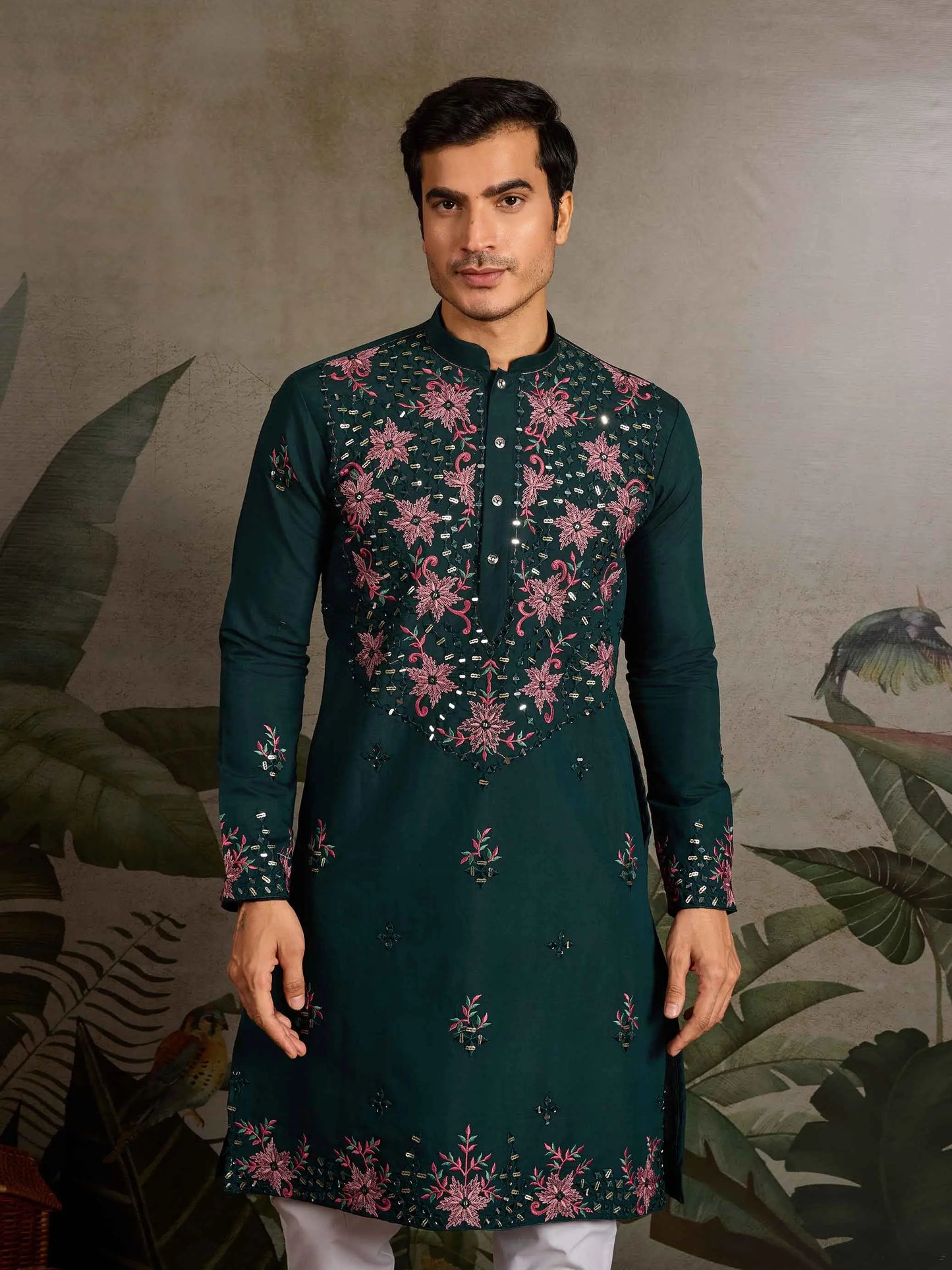 Elegant Green Kurta Set With Mirror & Sequins Embroidery