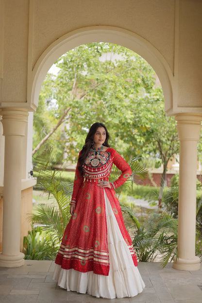 Red Garba Chaniya Choli With Mirror Gamthi Work