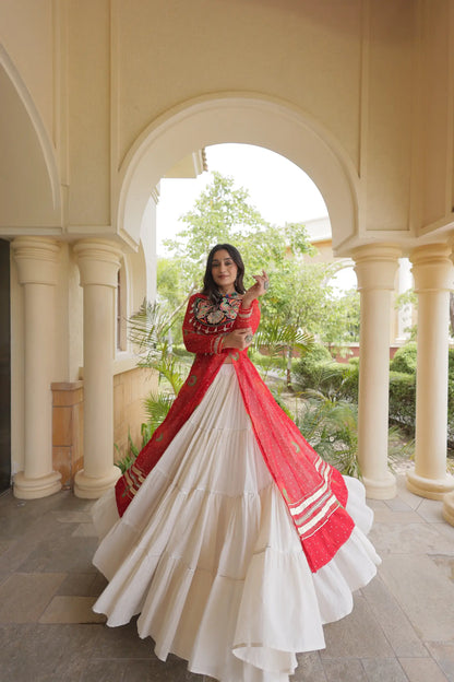 Red Garba Chaniya Choli With Mirror Gamthi Work