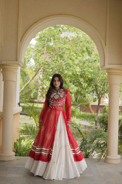 Red Garba Chaniya Choli With Mirror Gamthi Work