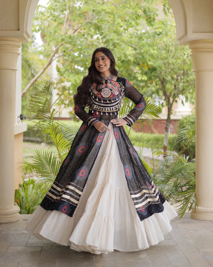 Black Garba Chaniya Choli With Mirror Gamthi Work