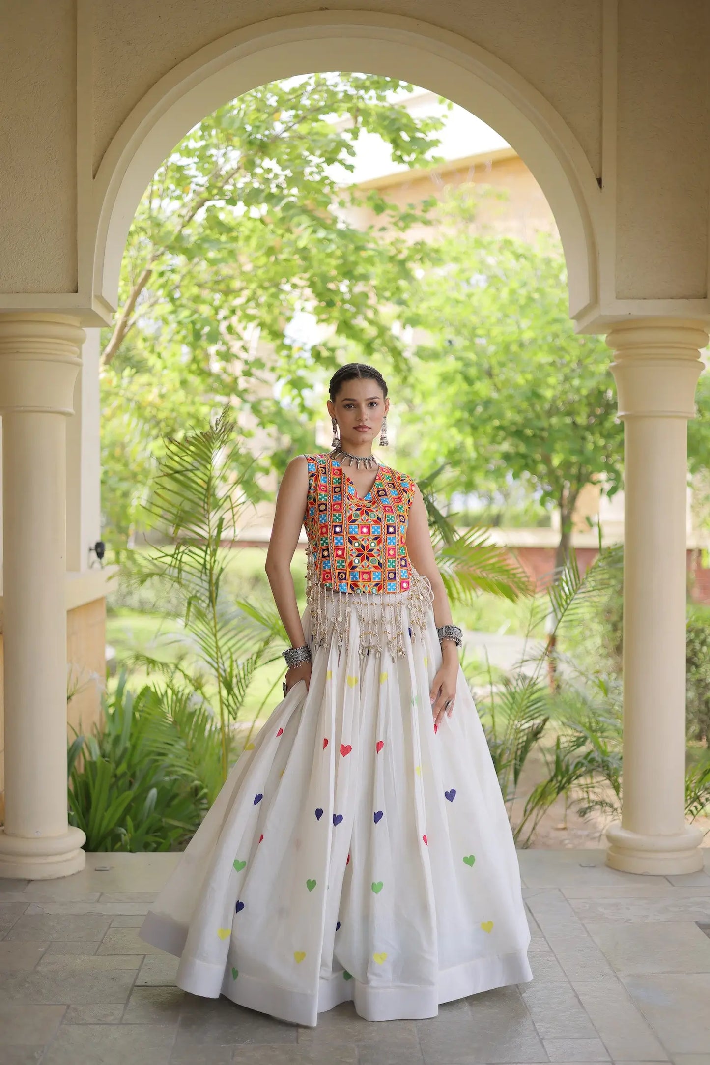 White Garba Chaniya Choli With Gamthi Work Blouse