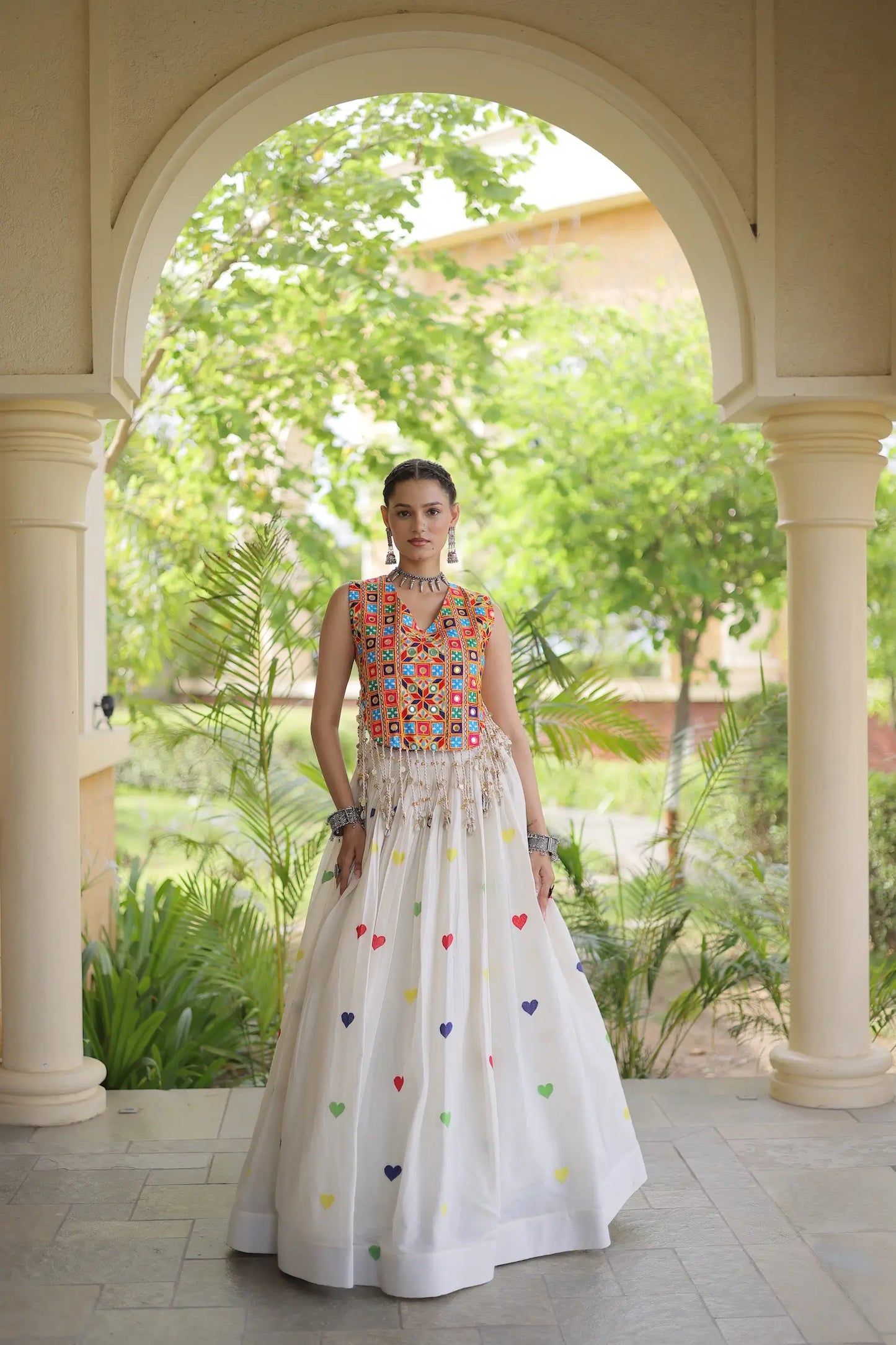 White Garba Chaniya Choli With Gamthi Work Blouse