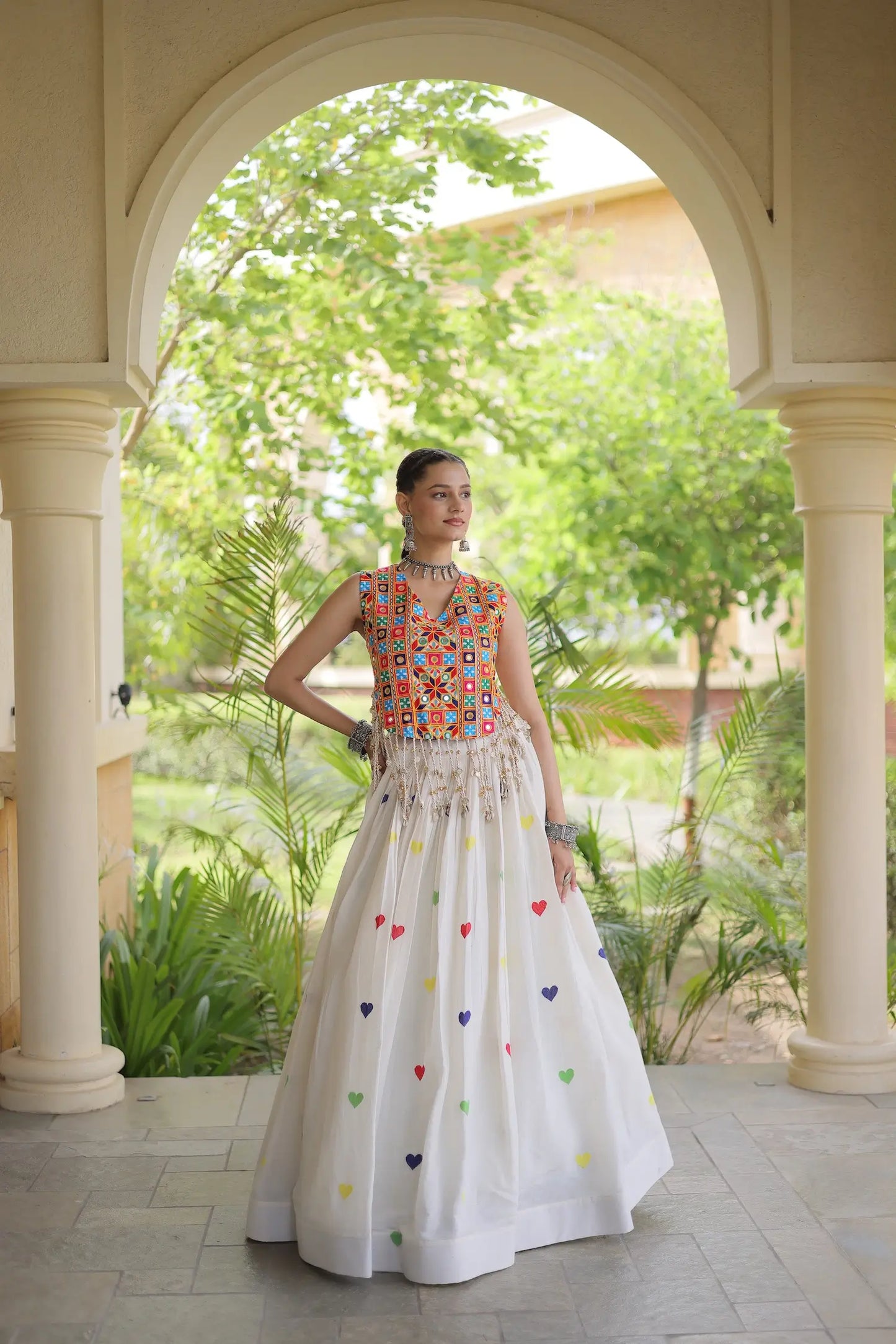 White Garba Chaniya Choli With Gamthi Work Blouse