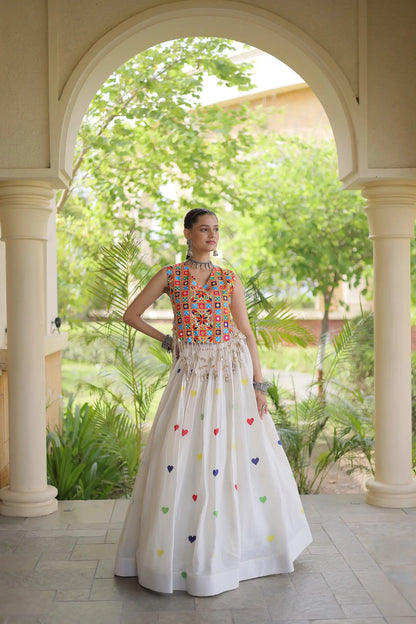 White Garba Chaniya Choli With Gamthi Work Blouse