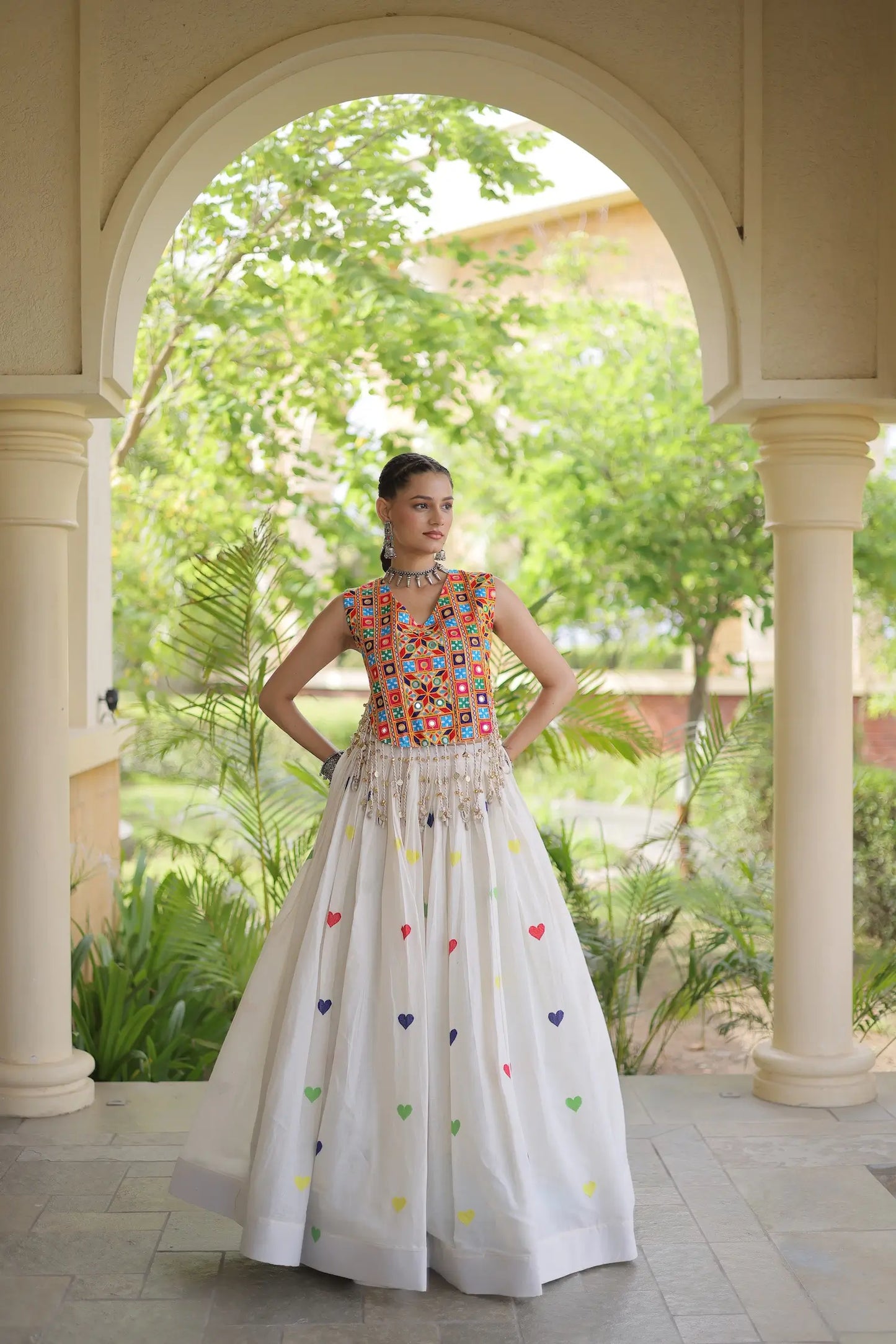 White Garba Chaniya Choli With Gamthi Work Blouse