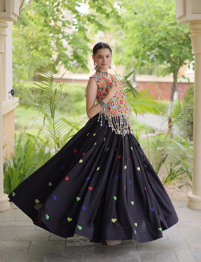 Black Garba Chaniya Choli With Gamthi Work Blouse