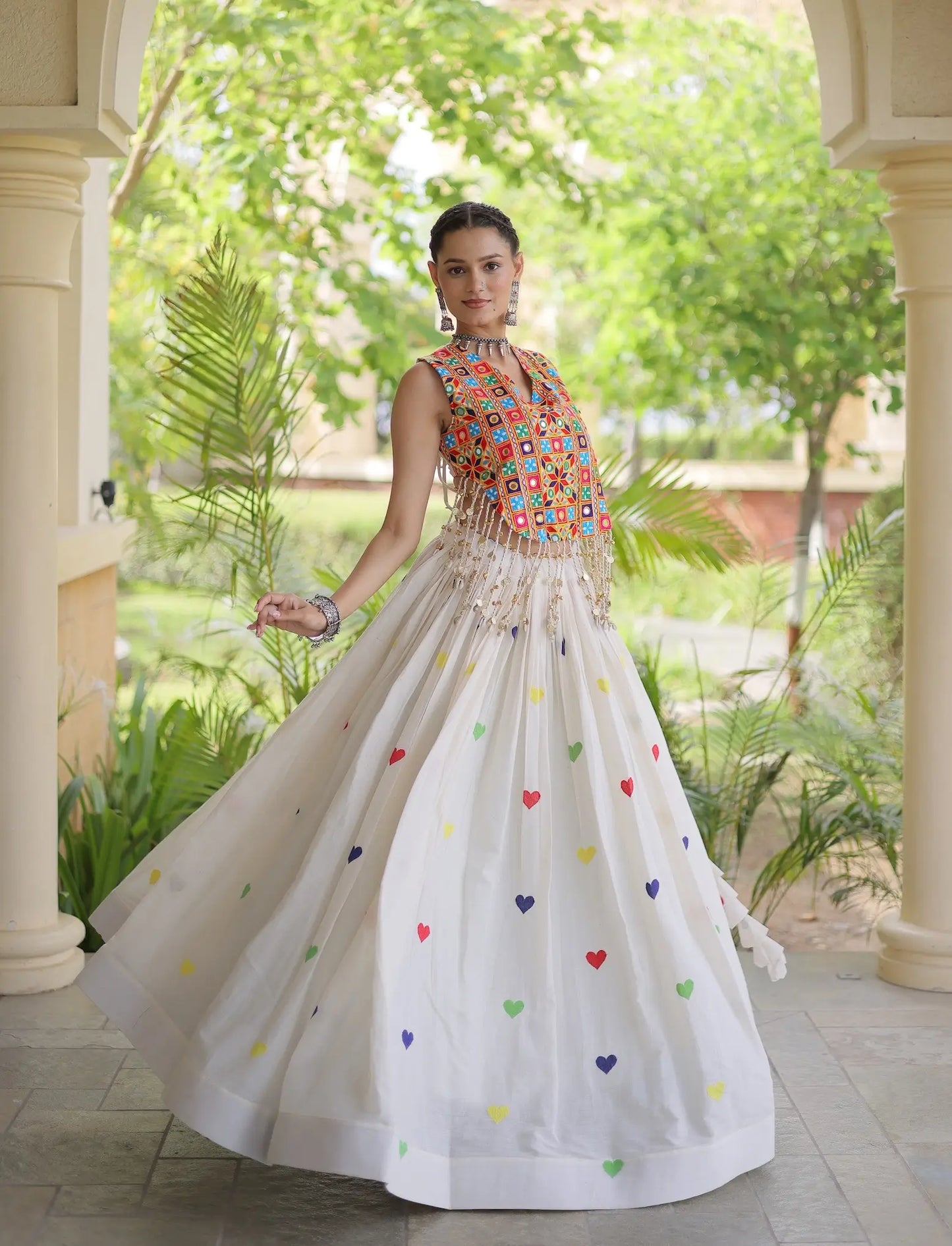 White Garba Chaniya Choli With Gamthi Work Blouse