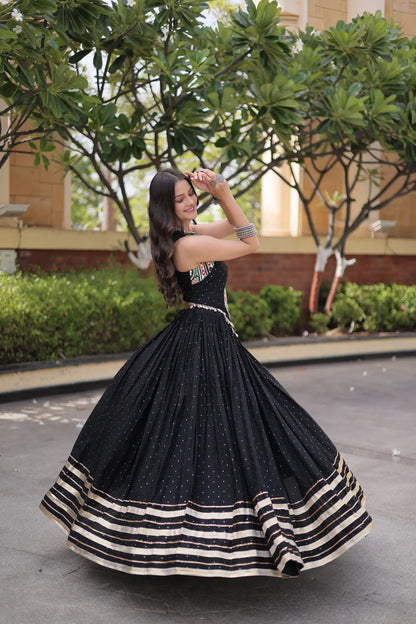 Black Garba Chaniya Choli With Lace & Gamthi Work