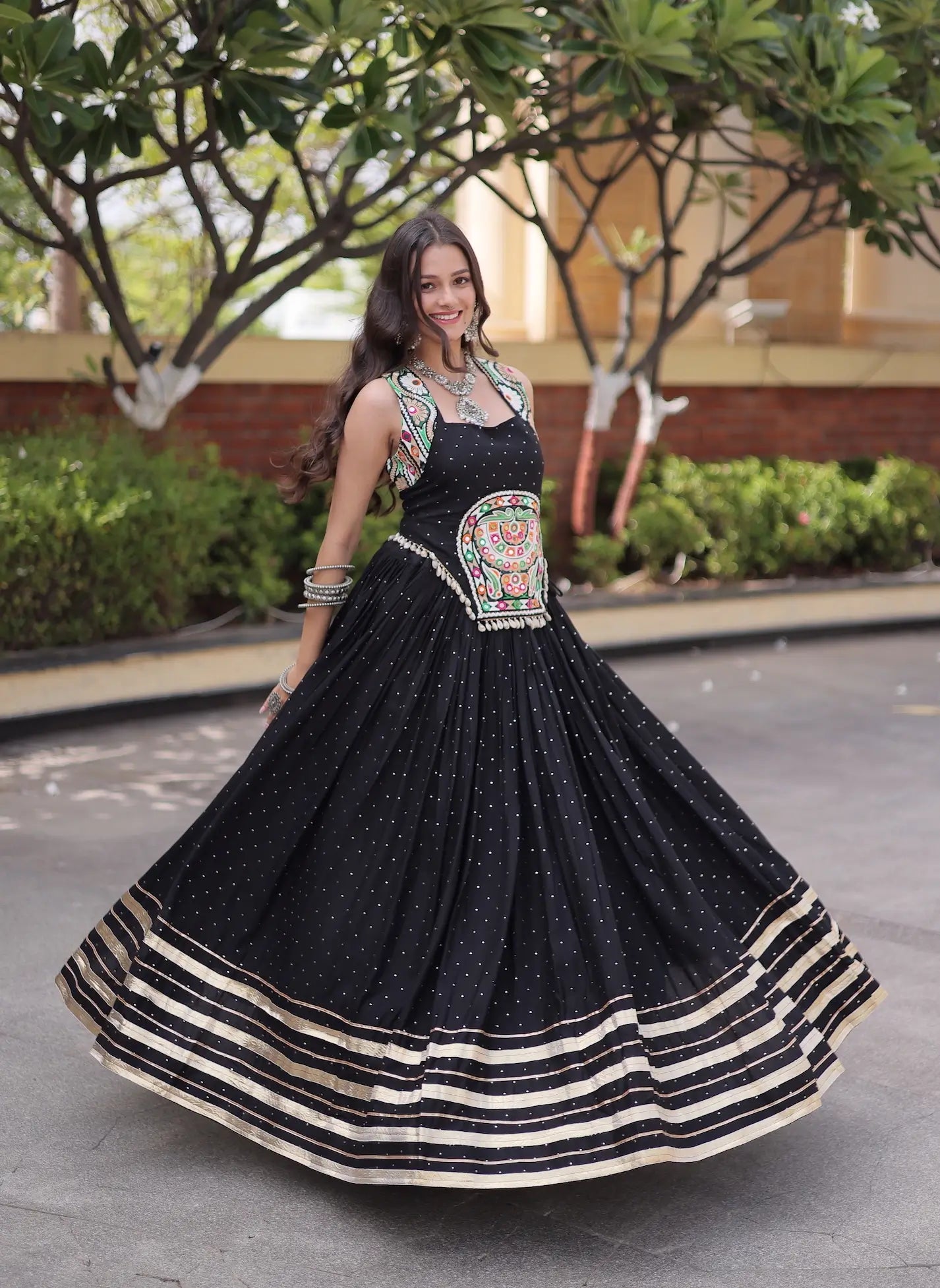 Black Garba Chaniya Choli With Lace & Gamthi Work