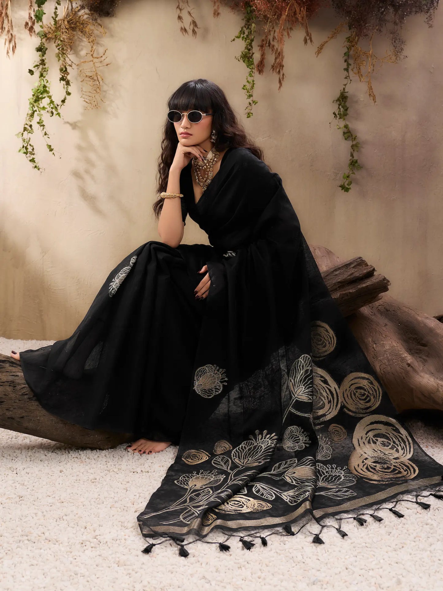 Hot Black Zari Weaving Silk Saree