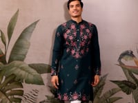 Elegant Green Kurta Set With Mirror & Sequins Embroidery