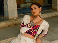 White Navratri Chaniya Choli With Mirror Gamthi Work