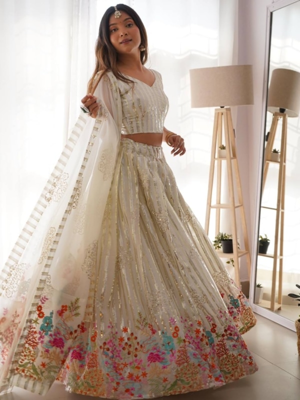 white lehenag choli